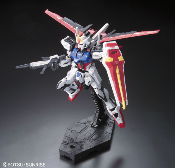 Mobile Suit Gundam Seed Aile Strike Gundam Real Grade 1:144 Scale Model Kit