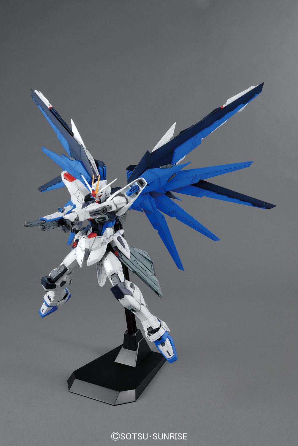 Mobile Suit Gundam Seed Freedom Gundam Version 2.0 Master Grade 1:100 Scale Model Kit