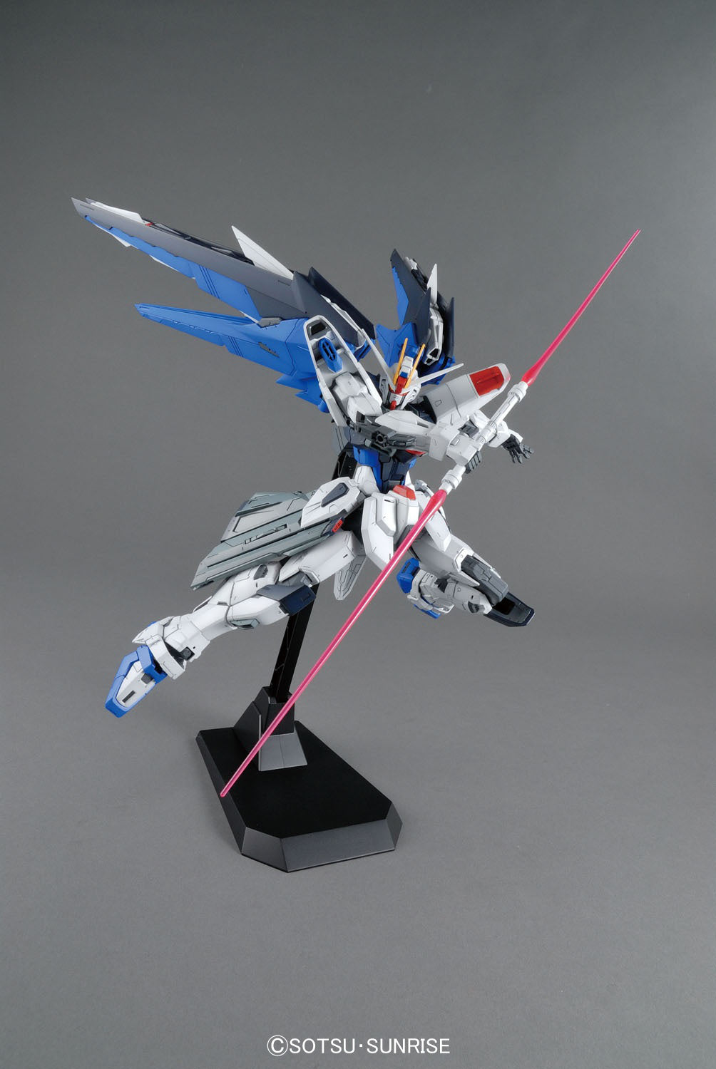 Mobile Suit Gundam Seed Freedom Gundam Version 2.0 Master Grade 1:100 Scale Model Kit