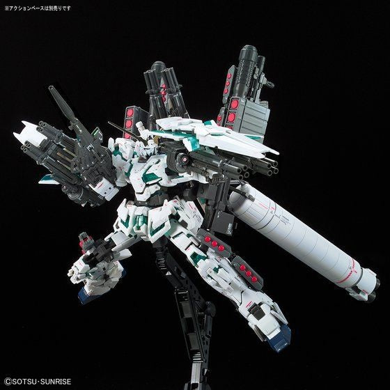 Mobile Suit Gundam Unicorn Full Armor Gundam Unicorn Real Grade 1:144 Scale Model Kit