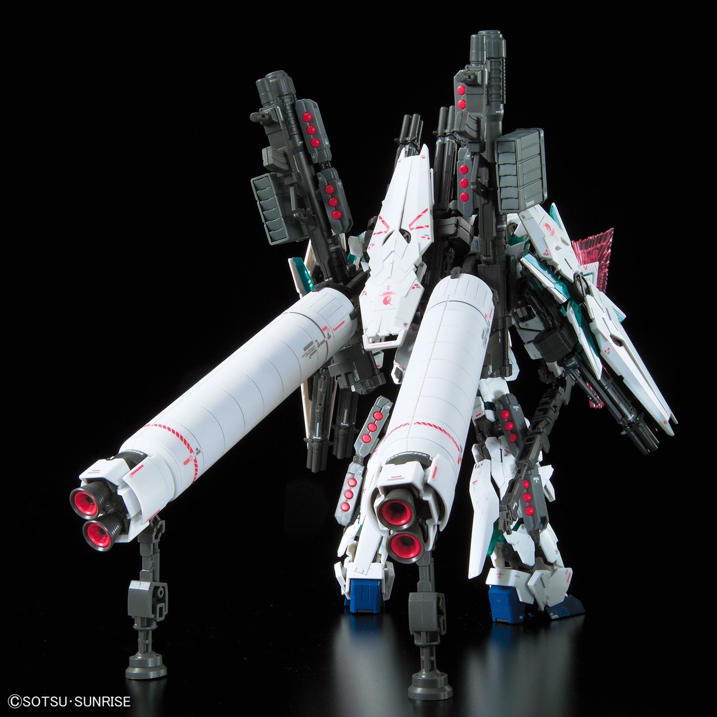Mobile Suit Gundam Unicorn Full Armor Gundam Unicorn Real Grade 1:144 Scale Model Kit