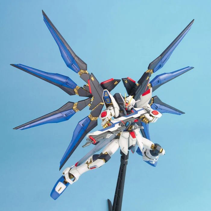 Mobile Suit Gundam Seed Destiny Strike Freedom Gundam Master Grade 1:100 Scale Model Kit