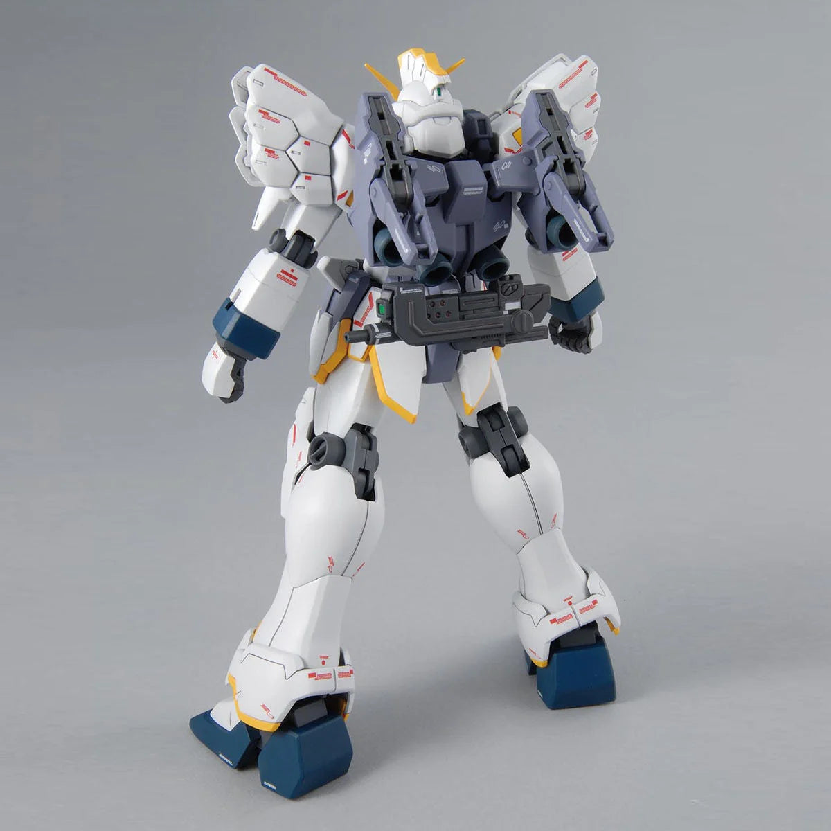 Mobile Suit Gundam Wing: Endless Waltz Gundam Sandrock EW Master Grade 1:100 Scale Model Kit