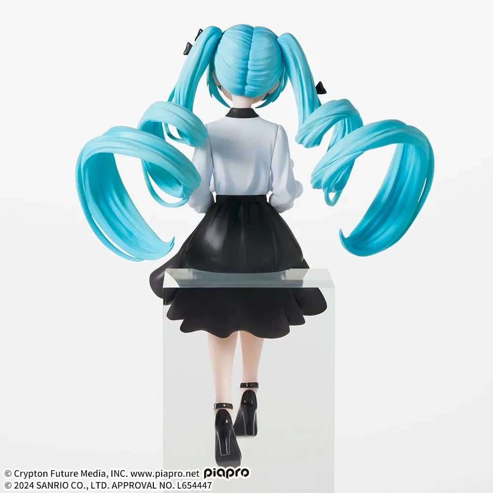 Hatsune Miku x Cinnamoroll (Osumashi Ver.) Figure
