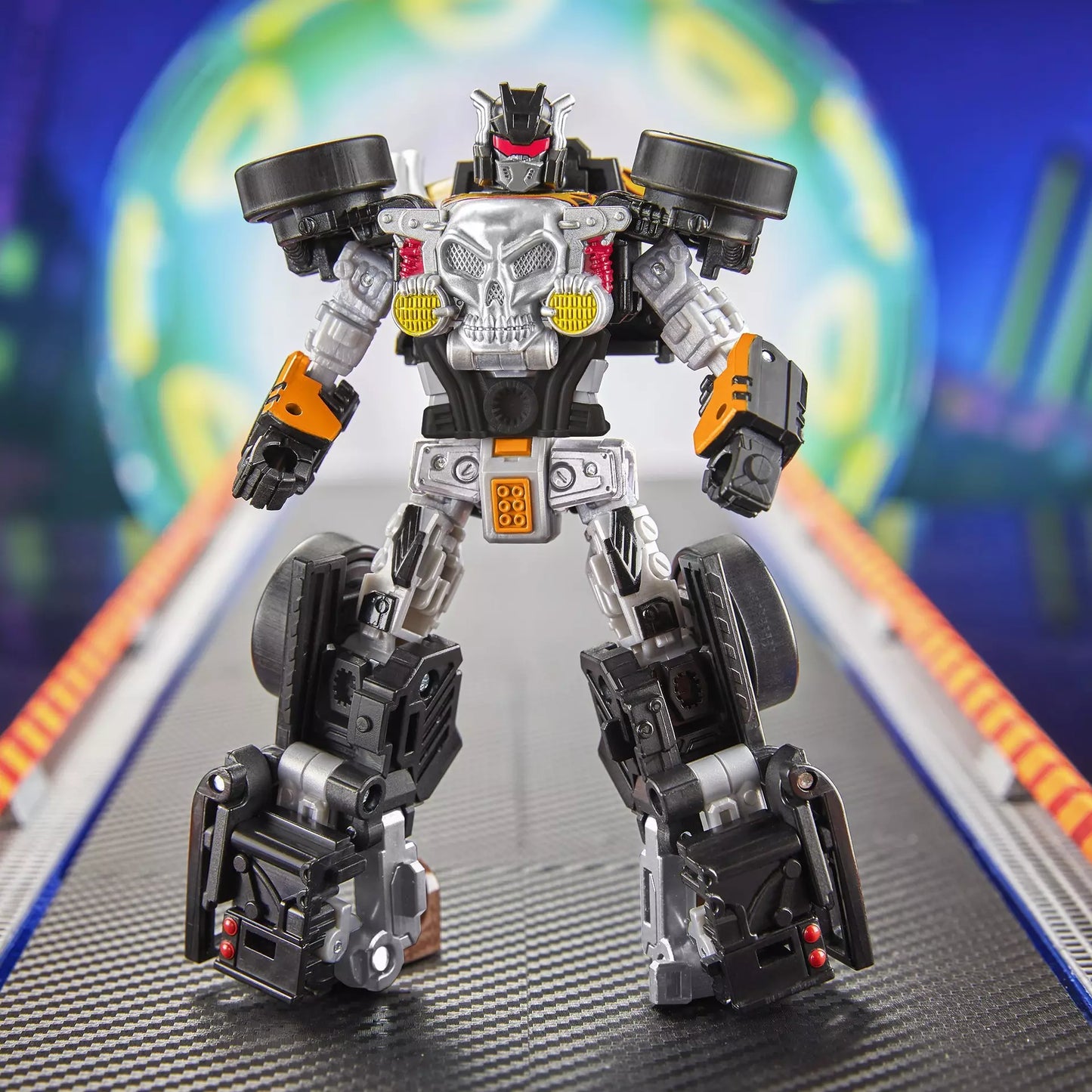 Transformers Collaborative Hot Wheels x Transformers Bone Shaker