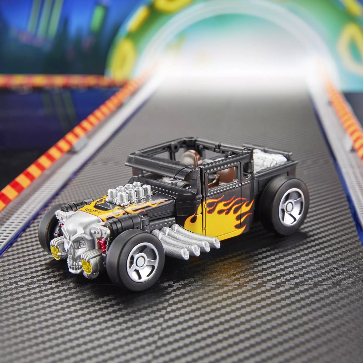 Transformers Collaborative Hot Wheels x Transformers Bone Shaker