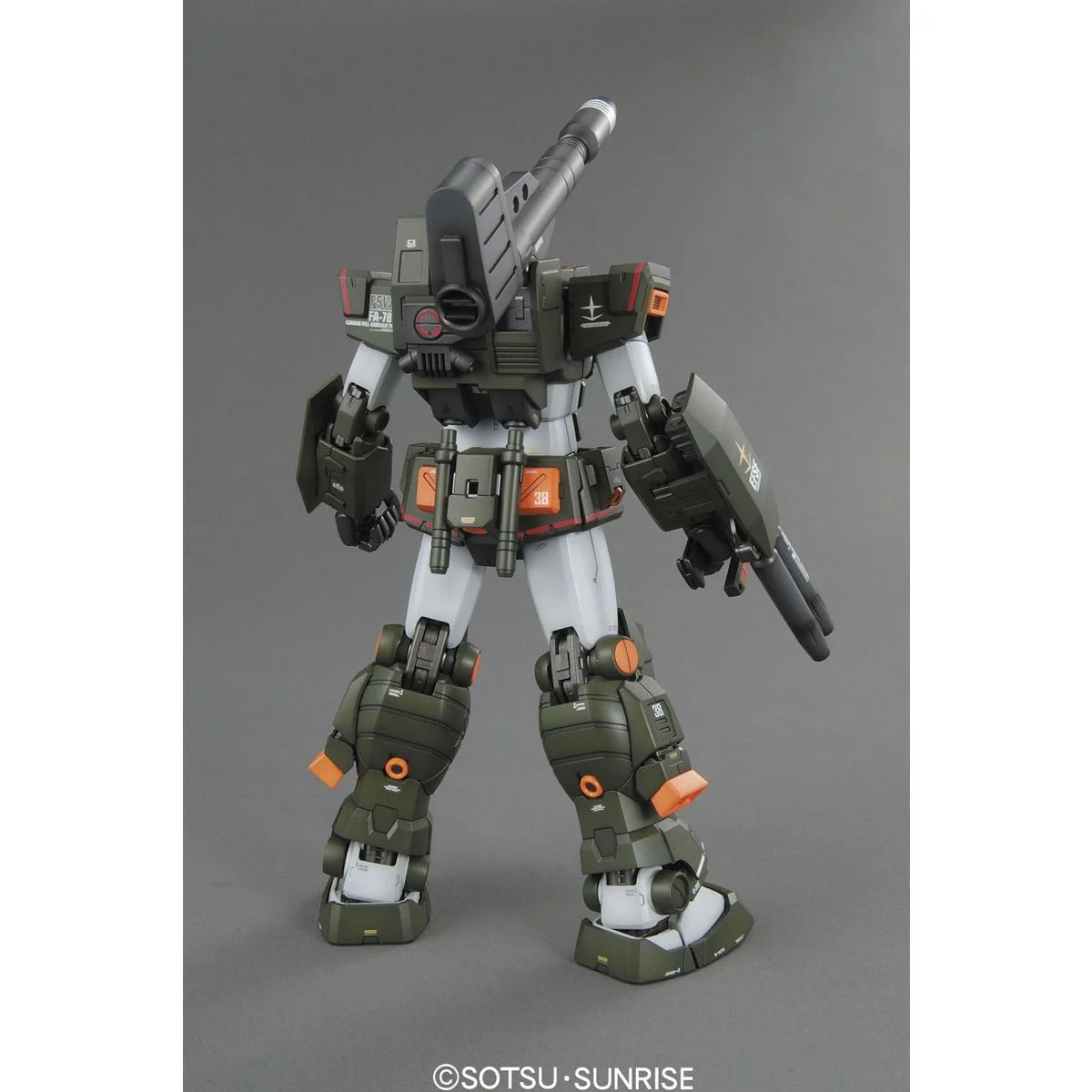 Mobile Suit Gundam Full Armor Gundam Master Grade 1:100 Scale Model Kit