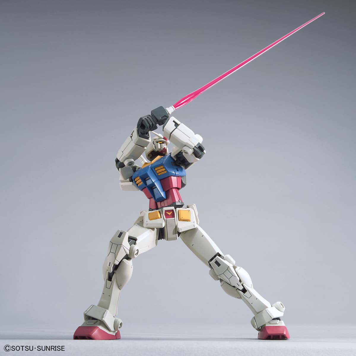 Mobile Suit Gundam RX-78-2 Gundam Beyond Global High Grade 1:144 Scale Model Kit