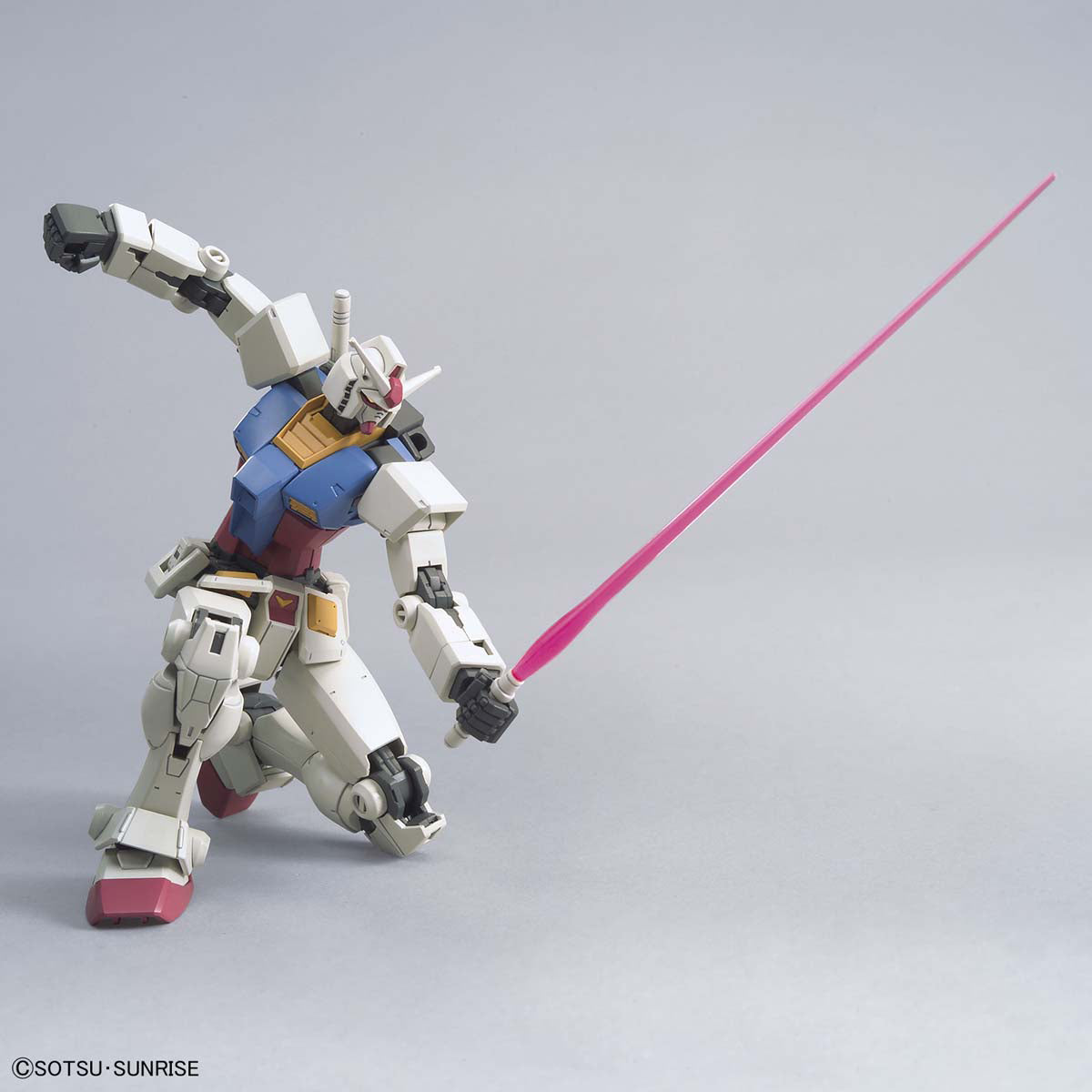 Mobile Suit Gundam RX-78-2 Gundam Beyond Global High Grade 1:144 Scale Model Kit