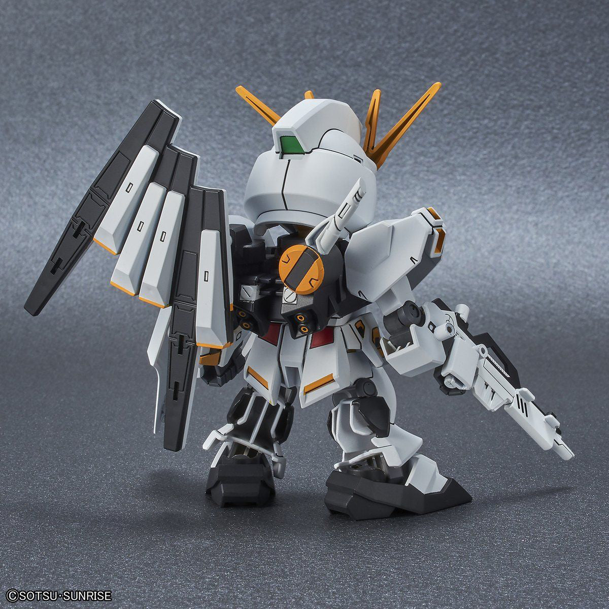Nu Gundam SD EX-Standard Model Kit